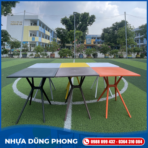 Bàn nhựa đúc	