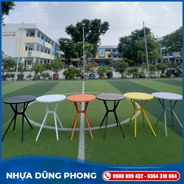 Bàn nhựa đúc	
