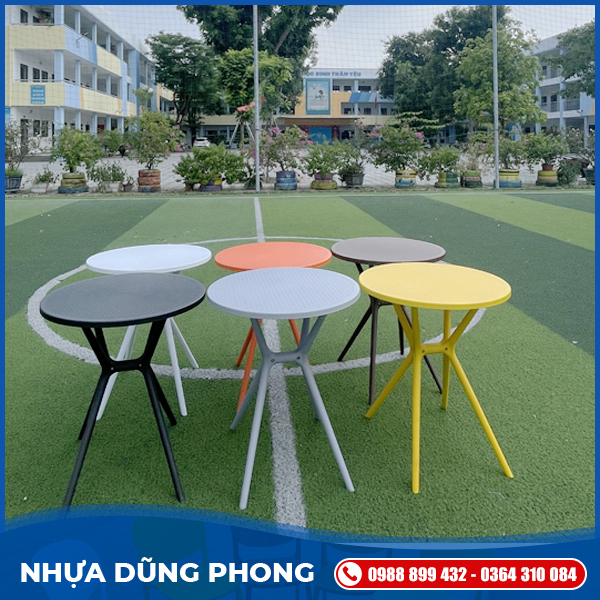 Bàn nhựa đúc	